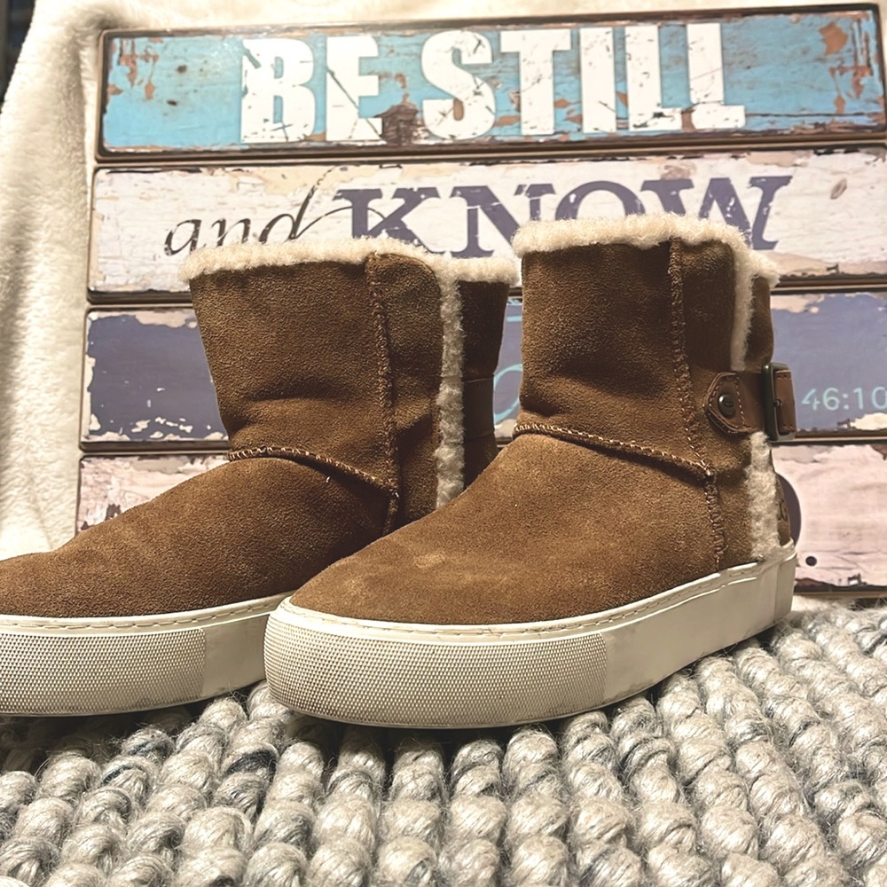 UGG Authentic fur lined ankle sneaker boots. 
Honestly worn only twice.  Wsz7